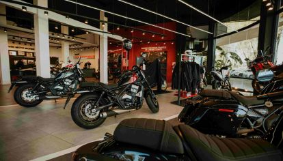 La firma italiana abrió un punto de venta inédito en Parque Leloir. Recordemos que algunos modelos son producidos en nuestro país.