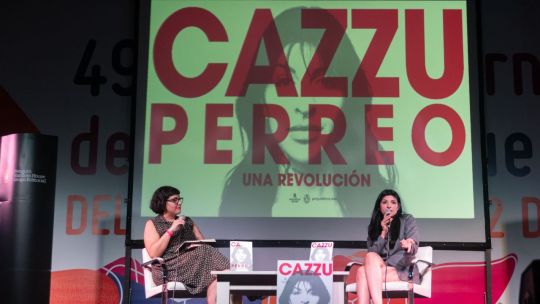 Cazzu en la Feria del Libro