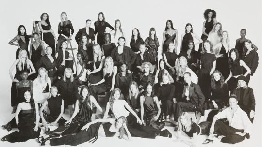 Zara cumple 50 años y lo celebra con 50 modelos icónicas bajo el lente de Steven Meisel