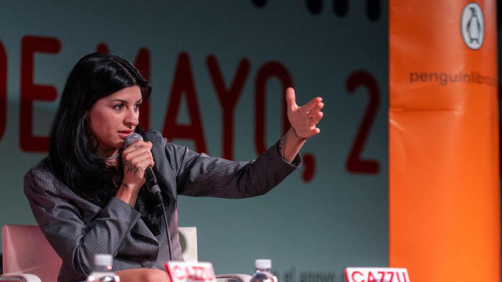 Cazzu presentó su libro Perreo 20250514