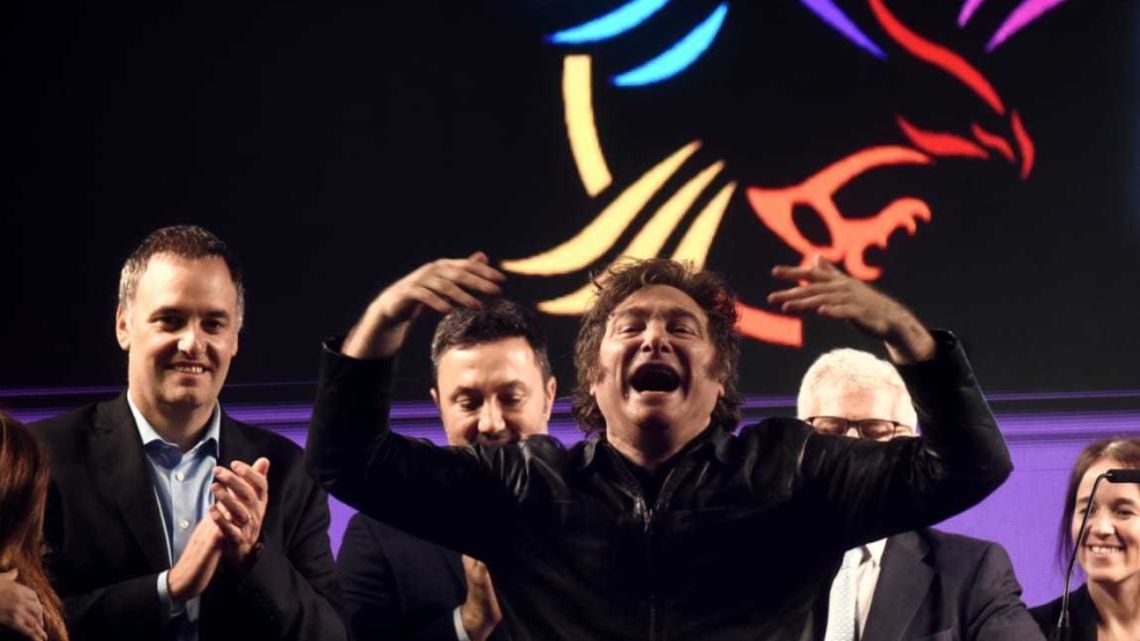 Milei participó del cierre de campaña de Manuel Adorni y apuntó contra ...