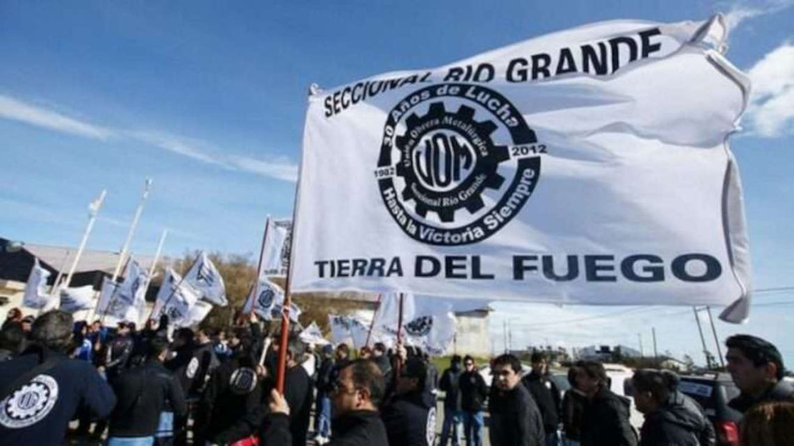 Paro General en Tierra del Fuego: La Industria Tecnológica Detenida por la Controversia de Aranceles