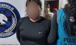 Dejó un proyectil de mortero frente a APTRA y fue detenida.