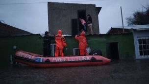 Evacúan habitantes de Zárate por las inundaciones
