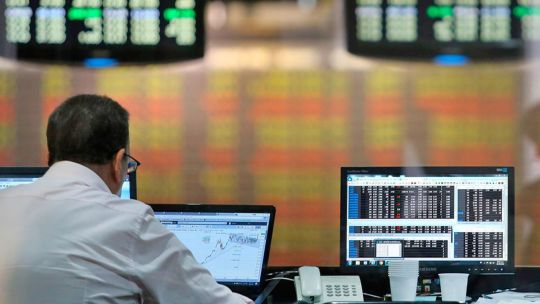 El dólar sufrió tres aumentos y las reservas bajaron US$ 177 millones