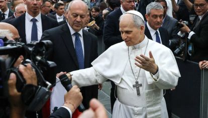 Una peligrosa escalada bélica entre India y Pakistán marcaron el inicio del pontificado de León XIV, el Papa que reclamó poner fin para siempre a los conflictos armados.