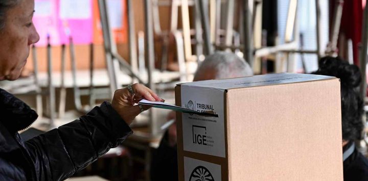 Porteños votan en el marco de las elecciones  legislativas de la ciudad. 