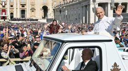 19_05_2025_papa_leon_papamovil_robert_prevost_afp_g
