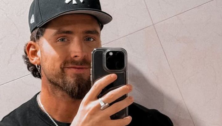 Maxi Espíndola se lanzó como solista con su nueva canción, "Cómo estasss?"