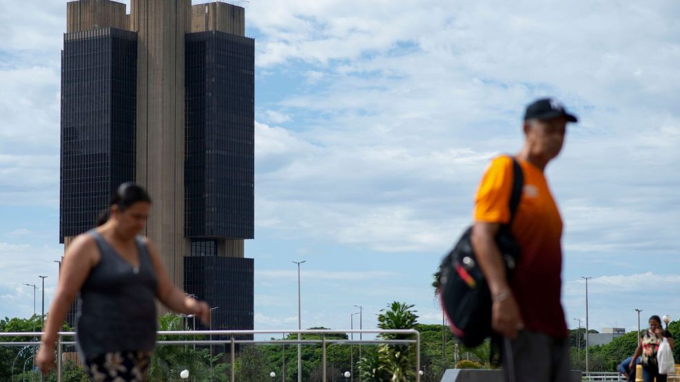 Brazil Real Caps 21% Yearly Rout Despite Central Bank Push