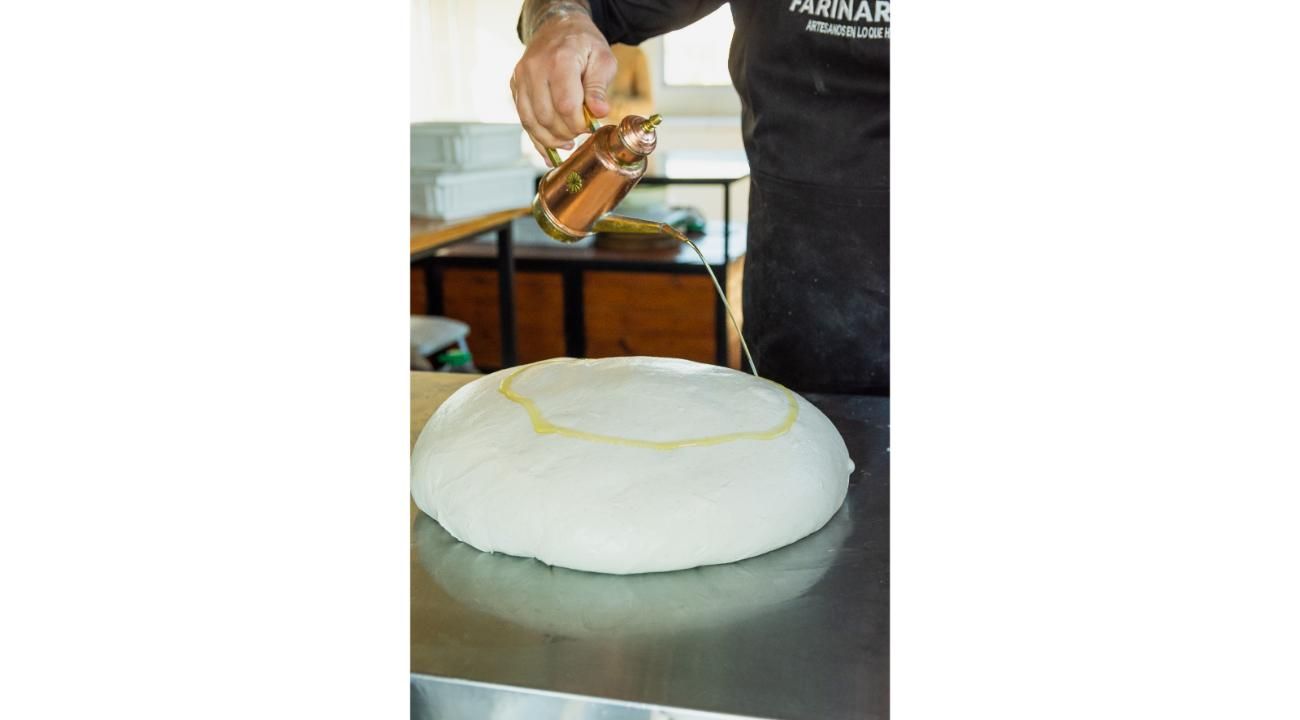 El arte de la pizza con fermentación lenta: la pasión detrás de Farinarte.
