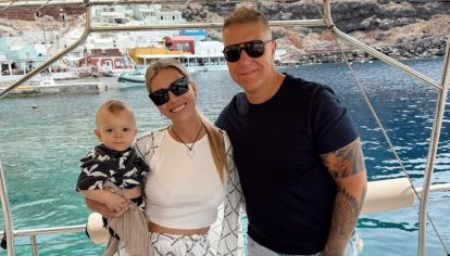 La familia se tomó unas paradisíacas vacaciones, y el niño conoció playas de ensueño. 