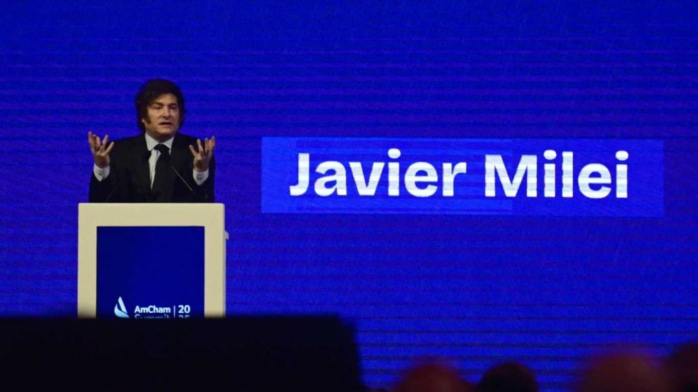 Javier Milei ante los empresarios en AmCham Summit 2025