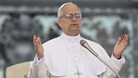 El papa León XIV durante su primera audiencia general