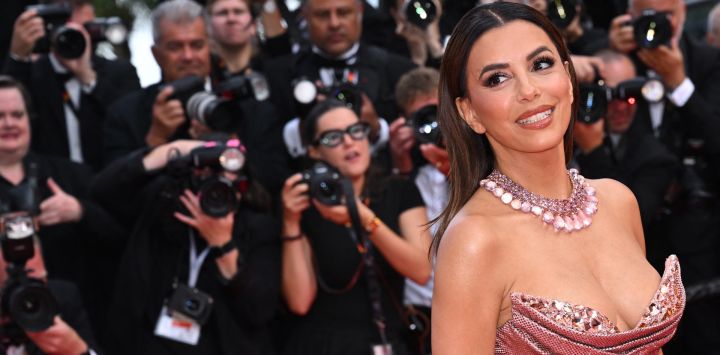 La actriz estadounidense Eva Longoria llega a la proyección de la película "The Phoenician Scheme" en la 78.ª edición del Festival de Cine de Cannes, en Cannes, sur de Francia.