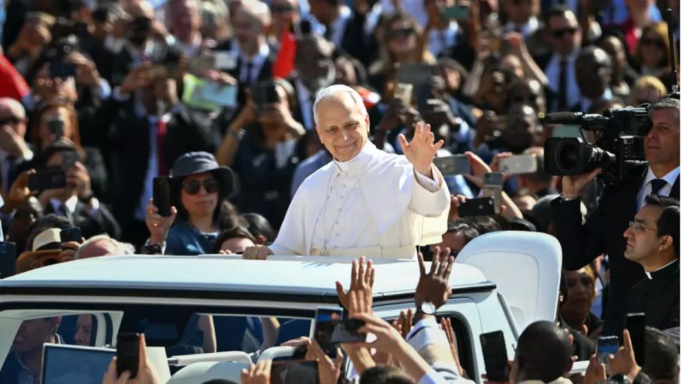 El papa León XIV durante su primera audiencia general