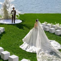 Imagen de una pareja celebrando una boda, en la prefectura autónoma de la etnia bai de Dali, en la provincia de Yunnan, en el suroeste de China. | Foto:Xinhua
