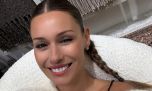 Pampita impone la tendencia del sweater poncho ideal para un look canchero de invierno