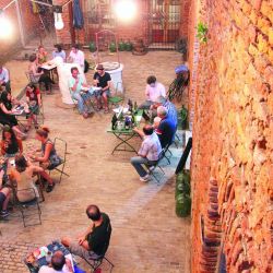 l encanto de estas viejas construcciones, su gastronomía campestre; y objetos, mobiliarios y testimonios de vieja data resultan ideales para una salida diferente.