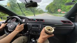 En dos provincias argentinas prohibieron tomar mate mientras se conduce por la ruta 20250523
