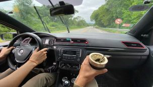 En dos provincias argentinas prohibieron tomar mate mientras se conduce por la ruta 20250523