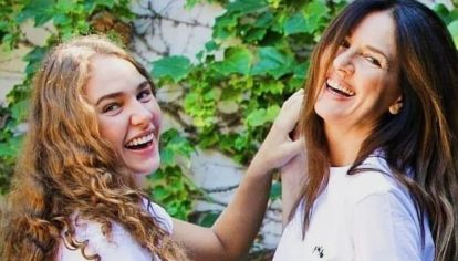 La actriz se mostró en un exclusivo evento de moda, y llamó la atención de todos los presentes. 
