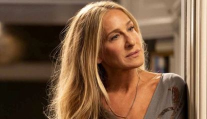 Estampas, colores y jean: las tres tendencias que anticipa Carrie Bradshaw con el estreno de And Just Like That