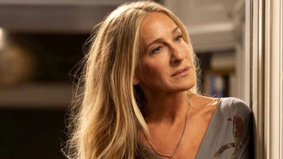 Estampas, colores y jean: las tres tendencias que anticipa Carrie Bradshaw con el estreno de And Just Like That