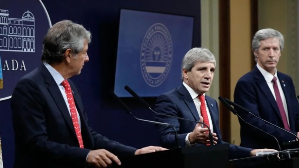 Medidas económicas: respaldo empresarial y dudas sobre el manejo de dólares