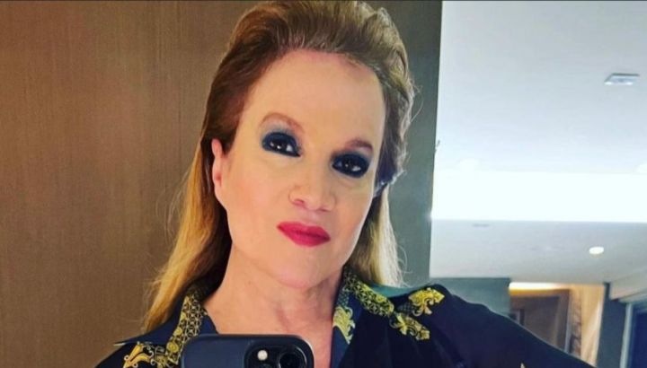 Lucía Galán cumplió 64 años a puro karaoke y rodeada de amigos de toda la vida