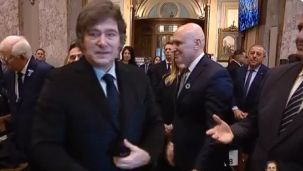 Milei no quiso darle la mano a Jorge Macri en el acto en la Catedral por el 25 de Mayo.