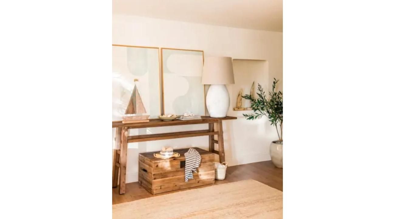 10 Ideas Elegantes para Decorar el Recibidor (Sin Caer en el Típico Espejo)