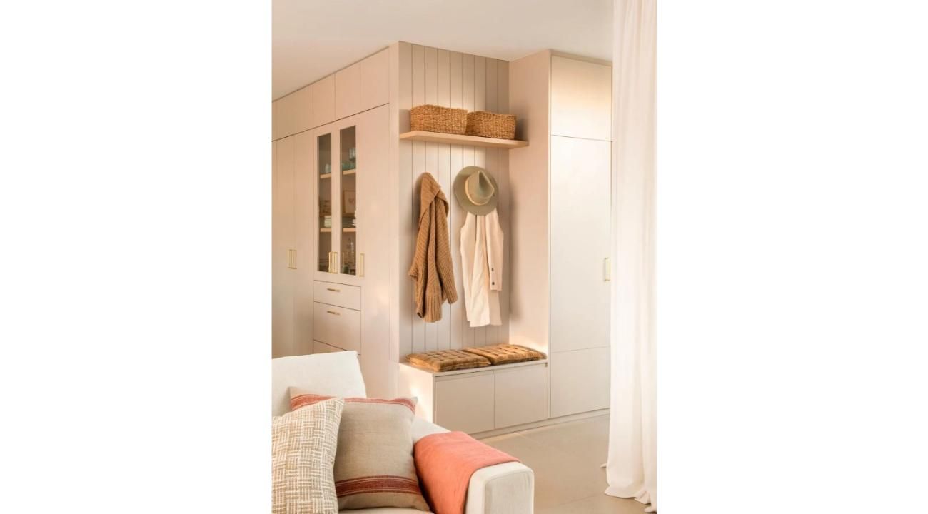 10 Ideas Elegantes para Decorar el Recibidor (Sin Caer en el Típico Espejo)