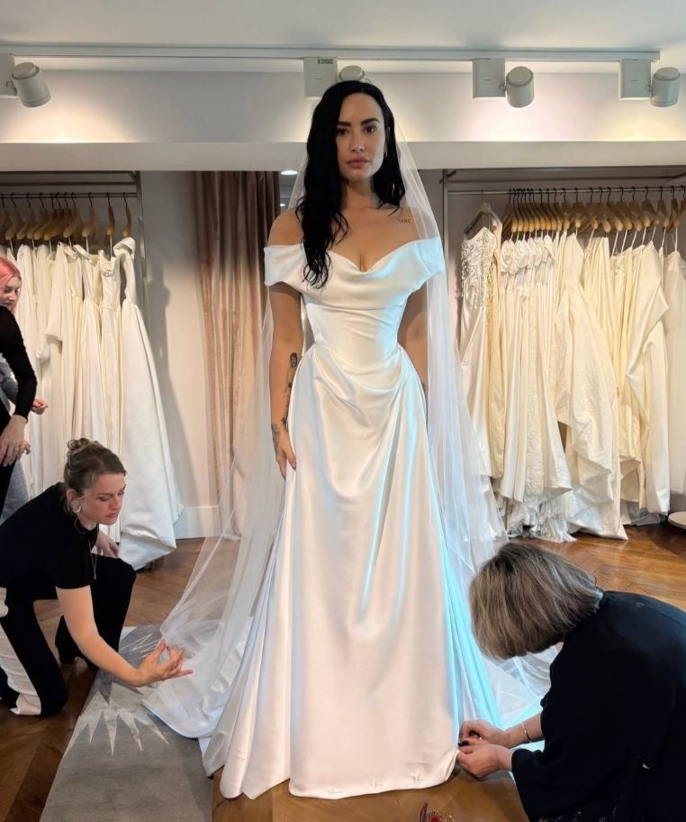 Demi Lovato vestido de novia