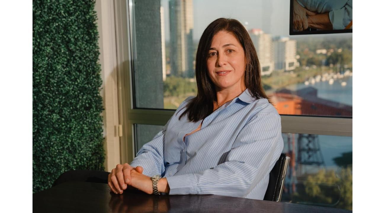 Asesorar y acompañar con profesionalismo y responsabilidad.