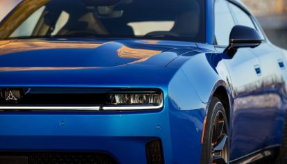 El diseño exterior del Dodge Charger, inspirado en el de 1968, se mantiene en el sedán.