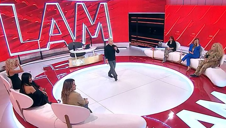Así presentó Ángel de Brito la nueva escenografía de LAM: el desfile de las angelitas, tribuna y estudio renovado