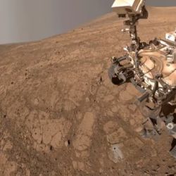La selfie fue creada a partir de 59 imágenes tomadas con la cámara WATSON, ubicada en el brazo robótico del rover