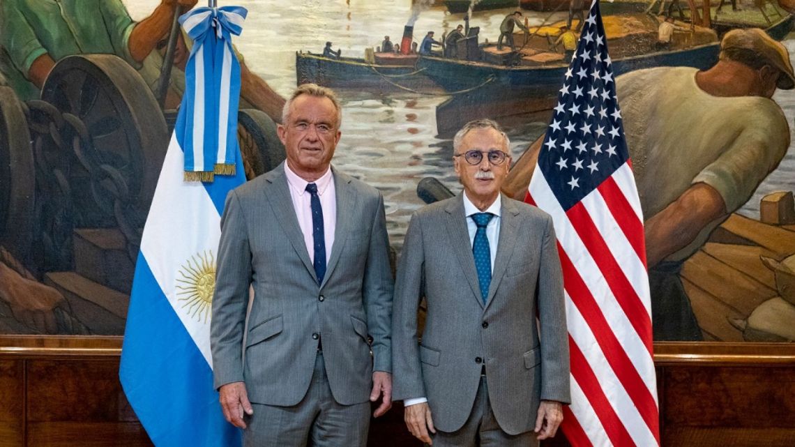 Health Minister Mario Lugones meets US Health chief Robert F Kennedy.