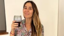 "Rarísima", Jimena Barón mostró la particular forma de su panza a punto de ser mamá