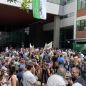 Científicos e investigadores convocaron a una marcha de protesta disfrazados de “eternautas”