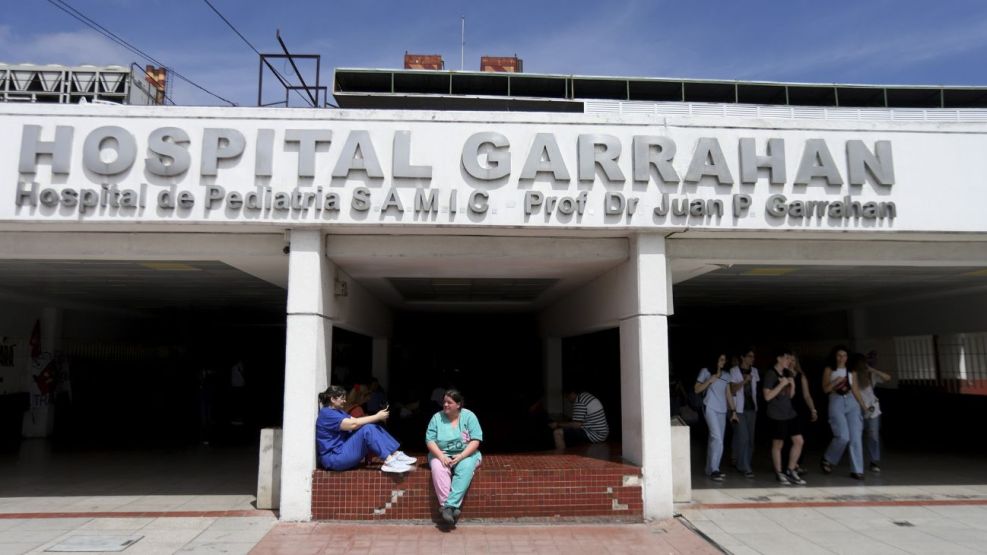 El Hospital Garrahan enfrenta una situación límite por la fuga de especialistas y el congelamiento de salarios