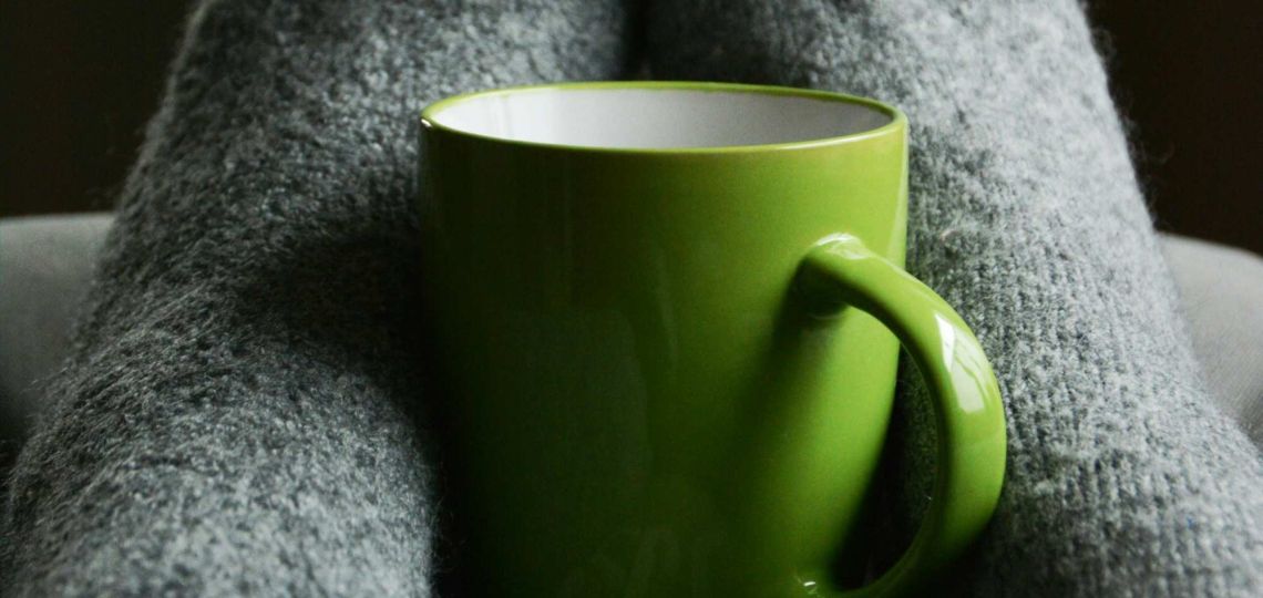 Cómo combatir el frío en casa: infusiones, preparados y rituales que reconfortan