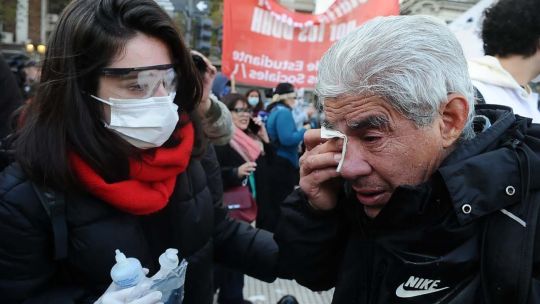Incidentes en una nueva marcha de jubilados afuera del Congreso
