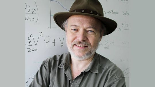 Pablo Bolcatto, doctor en física: “Grupos enteros de investigación del Instituto de Agrobiotecnología del Litoral se fueron a España”