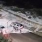 Mar del Plata: destrozos en la costa, olas de 2 metros y el agua que llegó hasta la vereda de enfrente