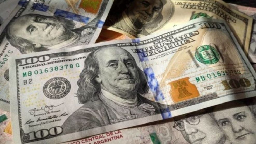 Qué es el Bonte 2030: el bono que busca evitar un salto del dólar hasta 2027