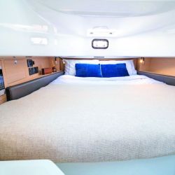 Nuevo modelo del astillero norteamericano del Grupo Beneteau estuvo presente en el Salón Náutico de Düsseldorf, lugar donde obtuvo el galardón de  European Powerboat of the Year. 