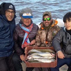 Los pejerreyes están entre los 38 a 40 cm, ejemplares de calidad que ya son la atracción de muchos aficionados que visitan con esa idea el Uruguay.