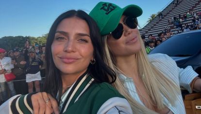 Mientras que la conductora de Bake Off se presentaba en Milán, su hermana la acompañaba desde la distancia, cuidando a sus hijas y comentando sobre su polémica llegada. 